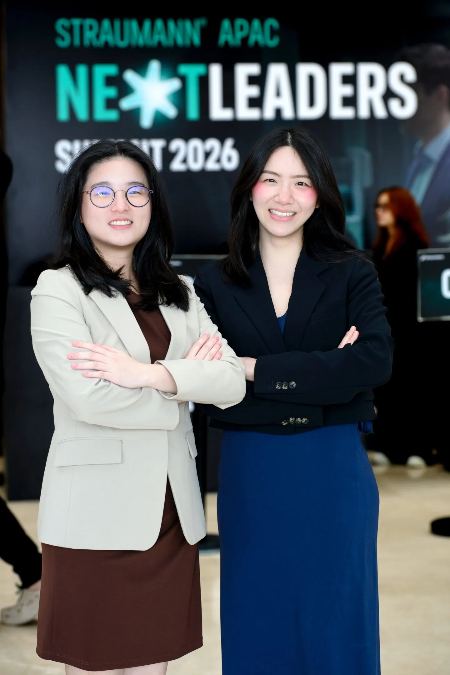 ทพญ. ปิยรัศมิ์ ศิริรัตนากูล / ทพญ. แพรววนิต อัศวหน้าเมือง
