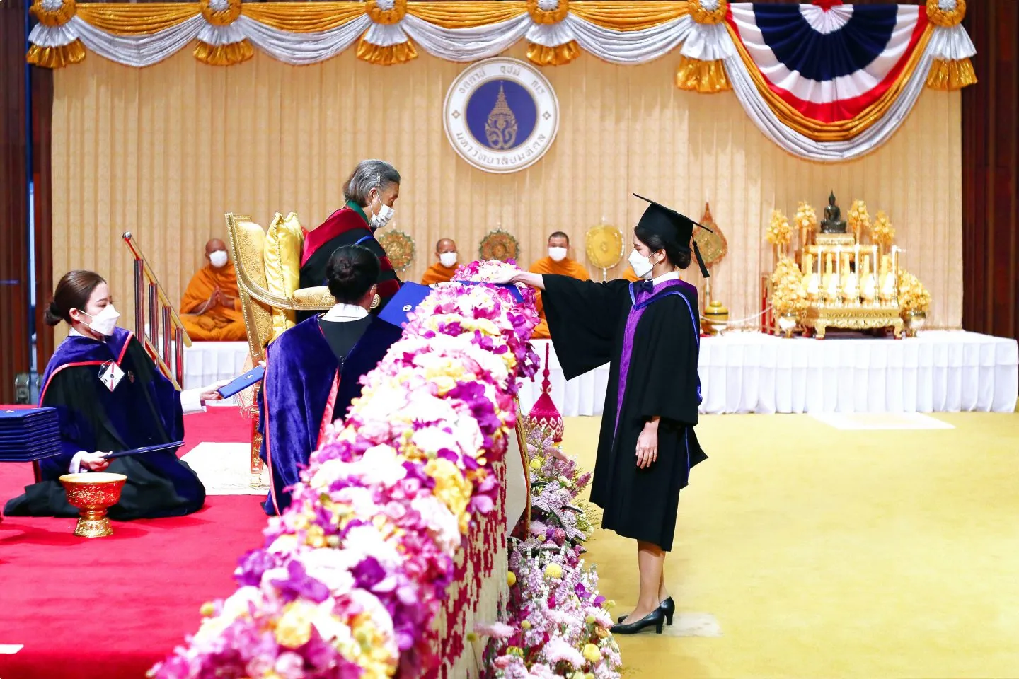 ทพญ.ณิชากุล ลิขนะพิชิตกุล
(หมอนิชา)